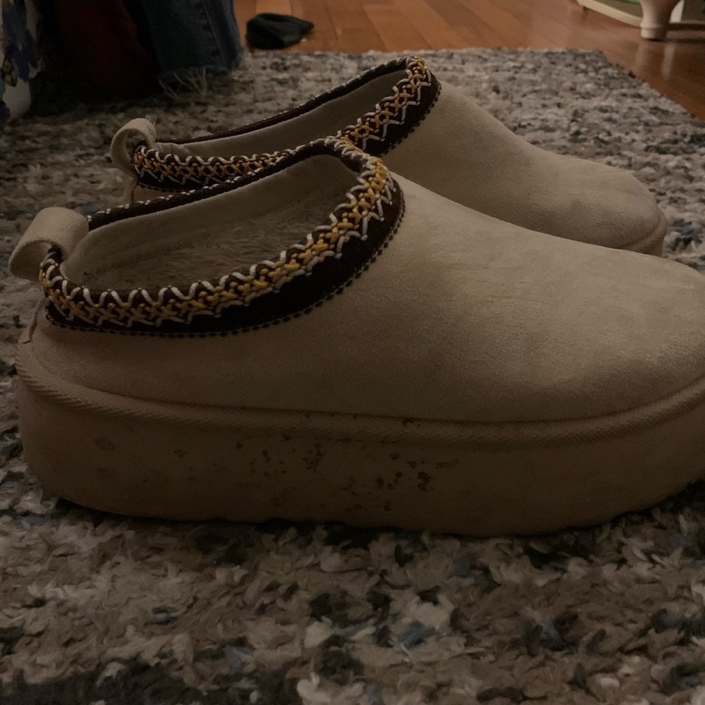 Platform “UGGS”
